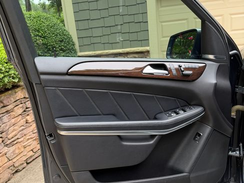 Used 2014 Mercedes-Benz GL 450 4MATIC image 19