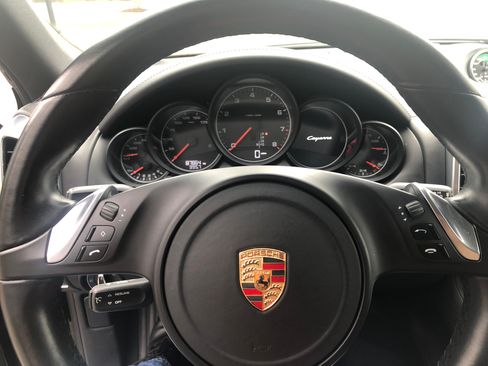 Used 2014 Porsche Cayenne Sport Utility 4D image 15