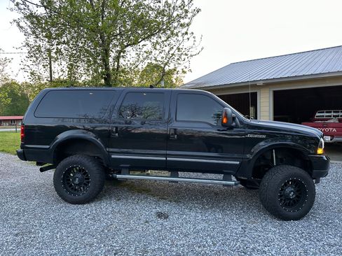 Used 2005 Ford Excursion Limited AWD/4WD image 1