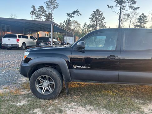 Used 2013 Toyota Tacoma PreRunner w/ Convenience Pkg image 9