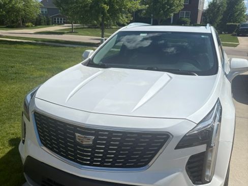 Used 2020 Cadillac XT4 Premium Luxury w/ Cold Weather Package AWD/4WD image 1