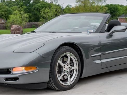 Used 2003 Chevrolet Corvette Convertible w/ Preferred Equipment Group1 image 8