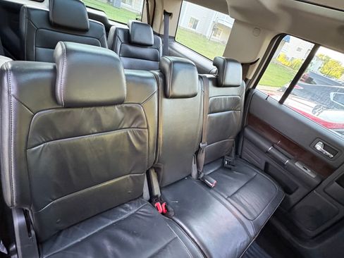 Used 2011 Ford Flex SEL w/ Convenience Pkg FWD image 4