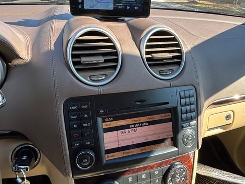 Used 2011 Mercedes-Benz GL 450 4MATIC image 9