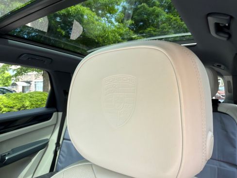 Used 2019 Porsche Cayenne AWD/4WD image 10