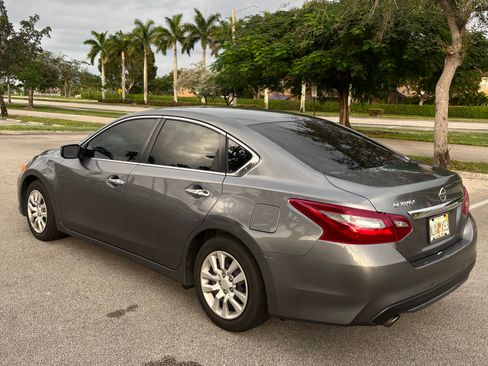 Used 2018 Nissan Altima 2.5 S w/ S Convenience Package image 4