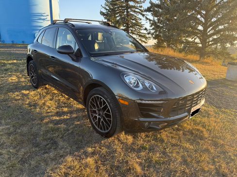 Used 2017 Porsche Macan S image 2