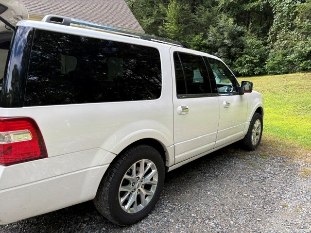 Used 2017 Ford Expedition Max Limited AWD/4WD image 6