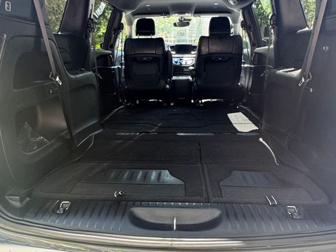 Used 2023 Chrysler Pacifica Touring-L w/ S Appearance Package image 15
