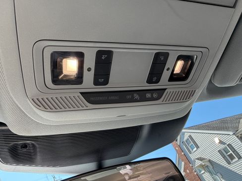 Used 2022 Ford Explorer XLT w/ Equipment Group 202A image 19