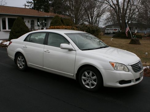 Used 2008 Toyota Avalon XL image 4
