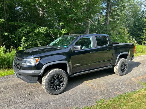 Used 2019 Chevrolet Colorado ZR2 w/ ZR2 Midnight Special Edition AWD/4WD image 1
