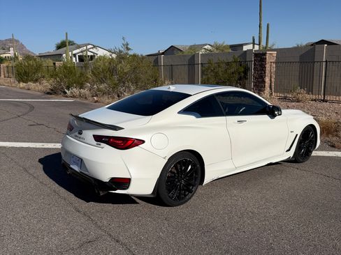 Used 2018 INFINITI Q60 3.0t Luxe w/ Sensory Package 3.0T Luxe RWD image 5