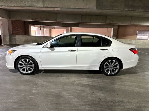 Used 2014 Honda Accord Sport image 26