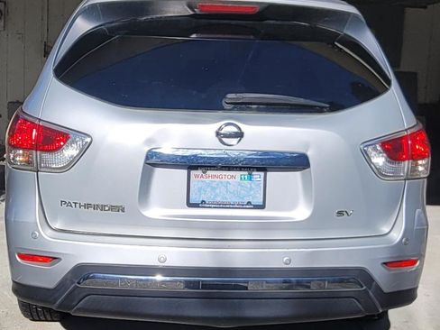 Used 2016 Nissan Pathfinder SV image 7