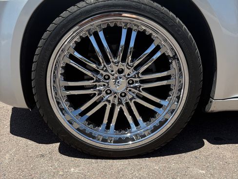Used 2007 Chrysler 300 Touring L RWD image 5