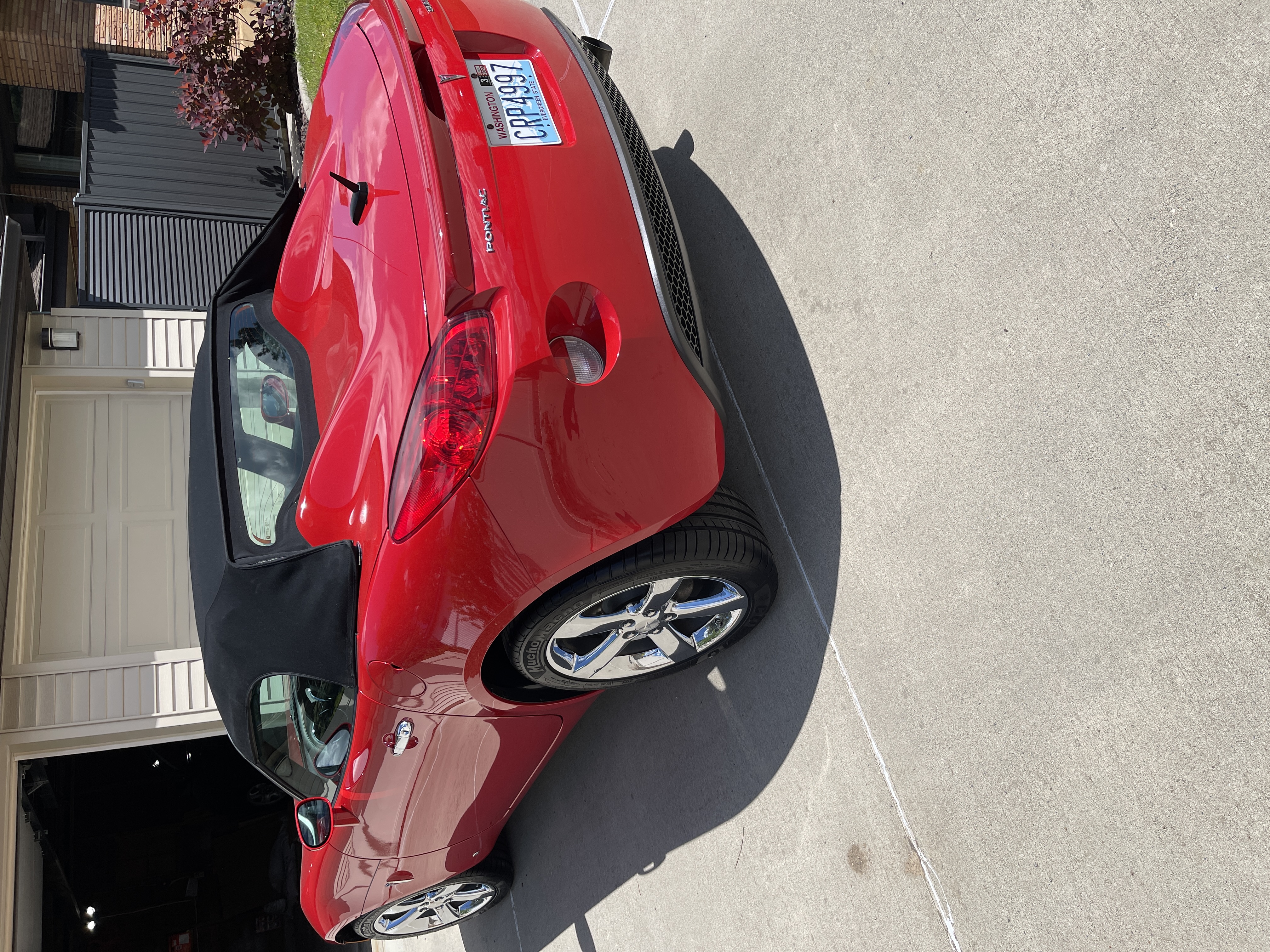 Used 2008 Pontiac Solstice Convertible w/ Premium Package RWD image 5