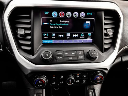 Used 2018 GMC Acadia SLT image 9