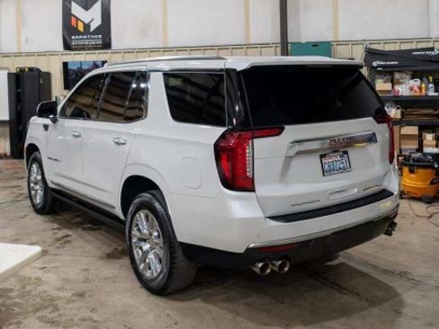 Used 2022 GMC Yukon Denali image 2
