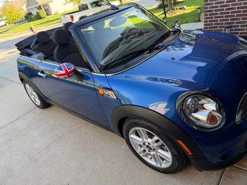 Used 2013 MINI Cooper Convertible FWD image 21