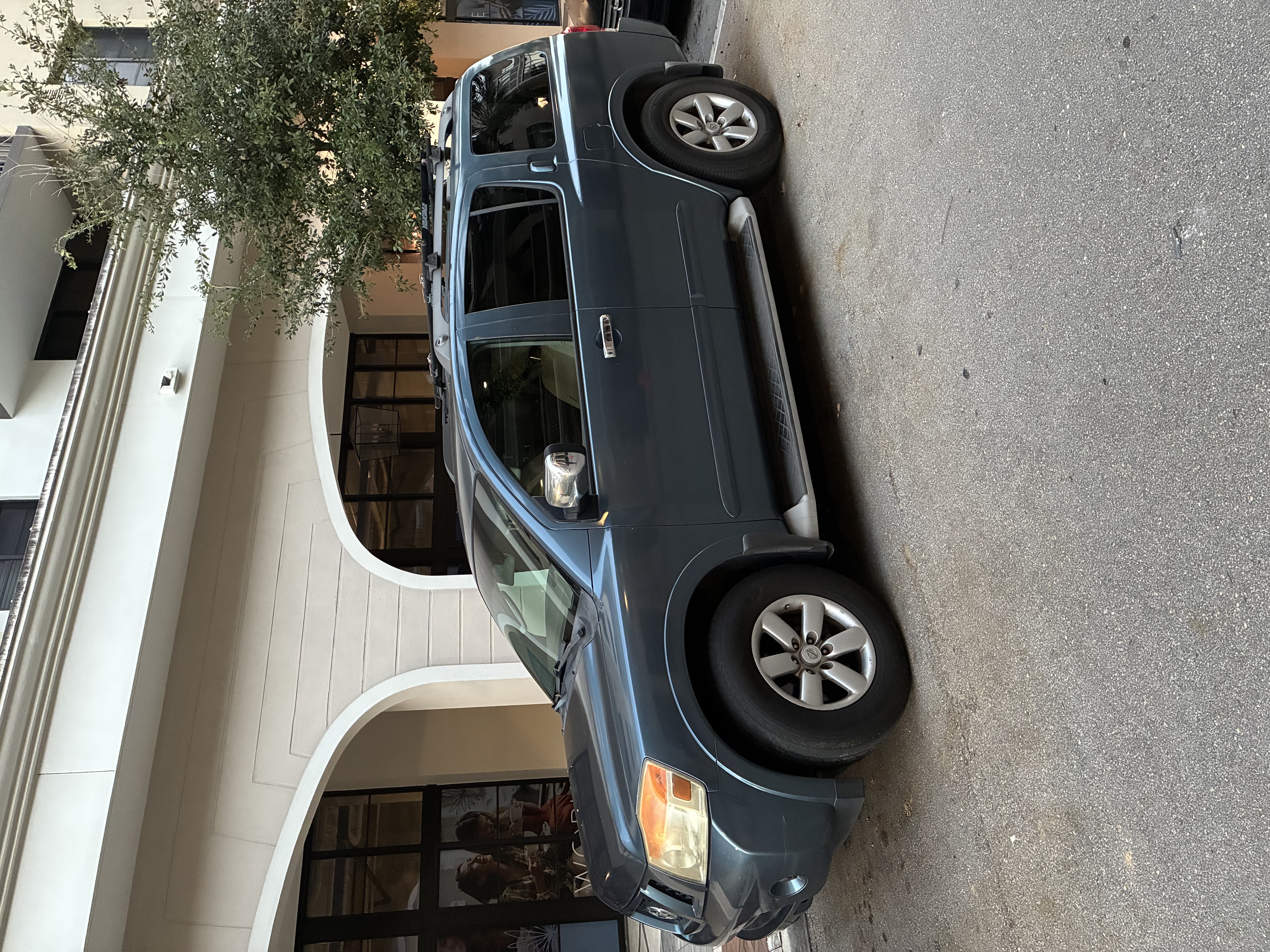 Used 2012 Nissan Armada SV RWD image 1