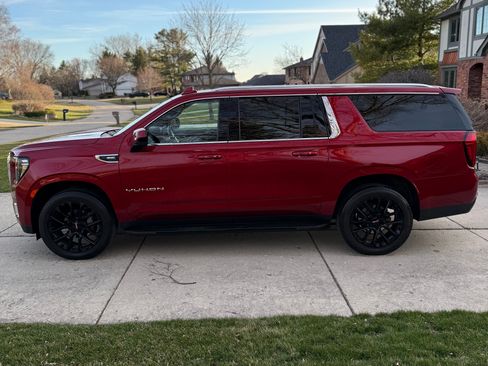 Used 2022 GMC Yukon XL SLE w/ Gmc Pro Safety Plus Package image 4