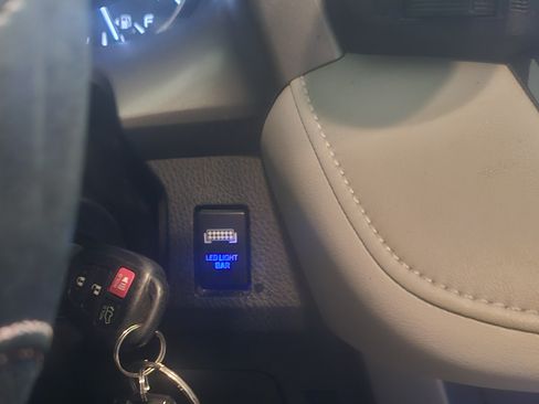 Used 2016 Toyota RAV4 XLE image 17