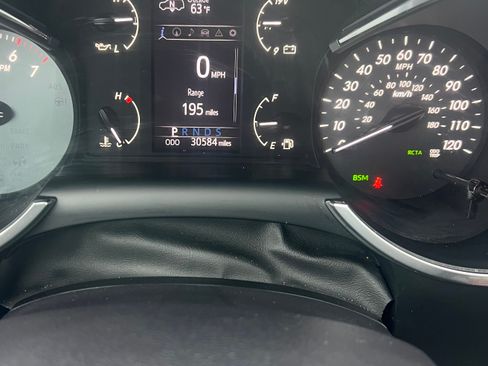 Used 2019 Toyota Sequoia Platinum AWD/4WD image 16