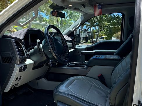 Used 2022 Ford F350 Limited AWD/4WD image 9