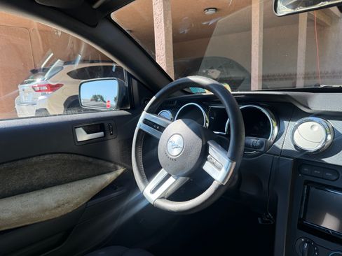 Used 2006 Ford Mustang Premium RWD image 23