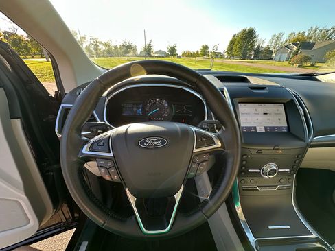 Used 2020 Ford Edge Titanium w/ Equipment Group 301A image 11