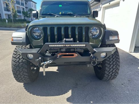 Used 2022 Jeep Wrangler Unlimited Sport image 2