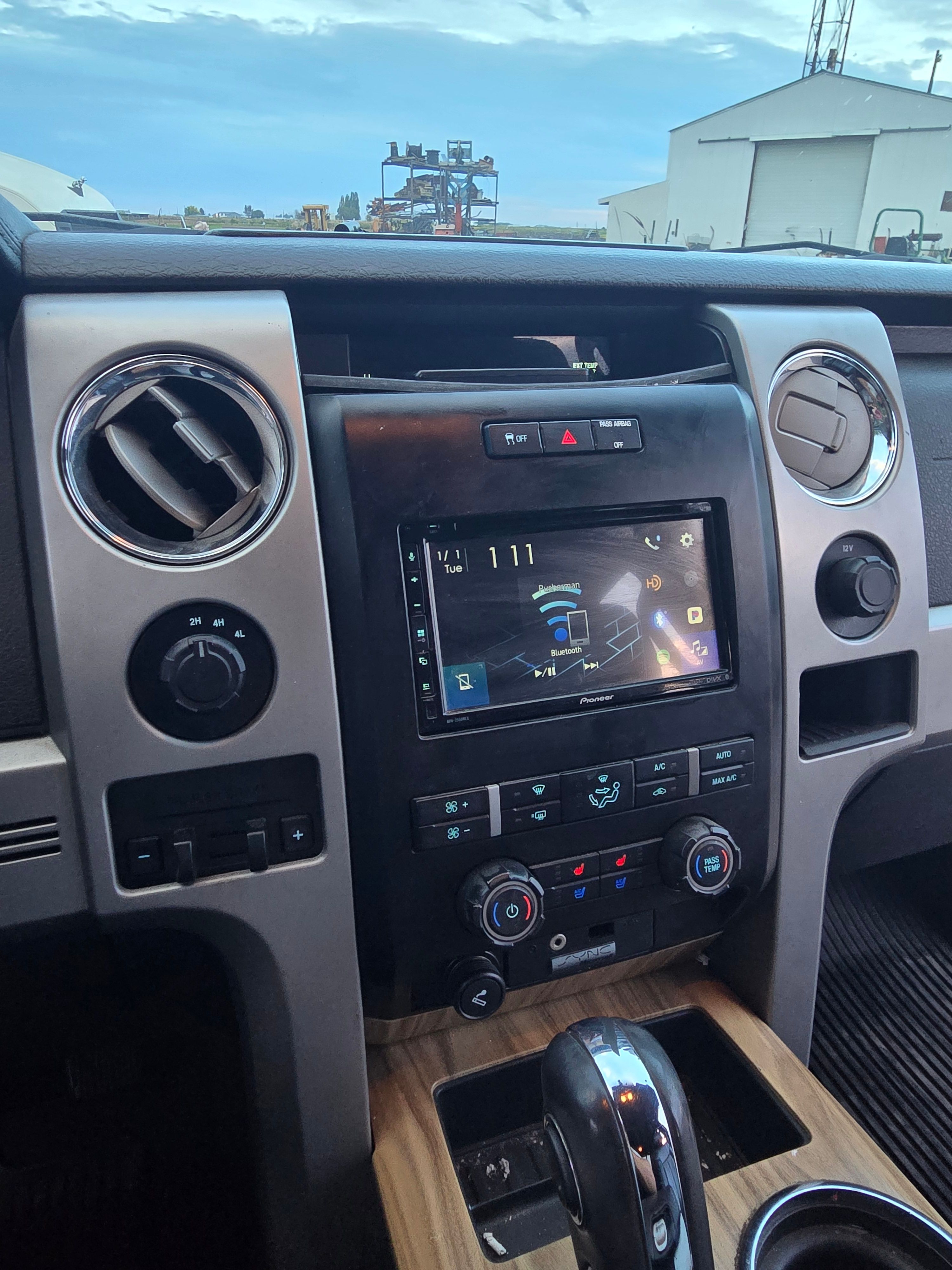 Used 2011 Ford F150 Lariat w/ Lariat Plus Pkg AWD/4WD image 13