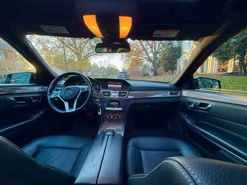 Used 2014 Mercedes-Benz E 350 4MATIC Sedan image 5