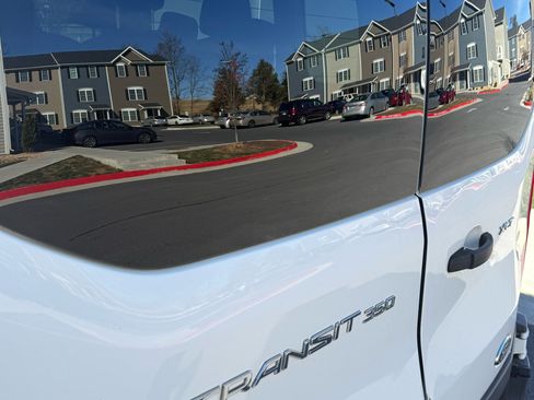 Used 2017 Ford Transit 350 XLT image 11