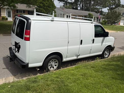 Used 2014 Chevrolet Express 1500 RWD image 4