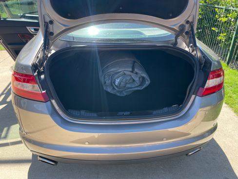 Used 2011 Jaguar XF image 4