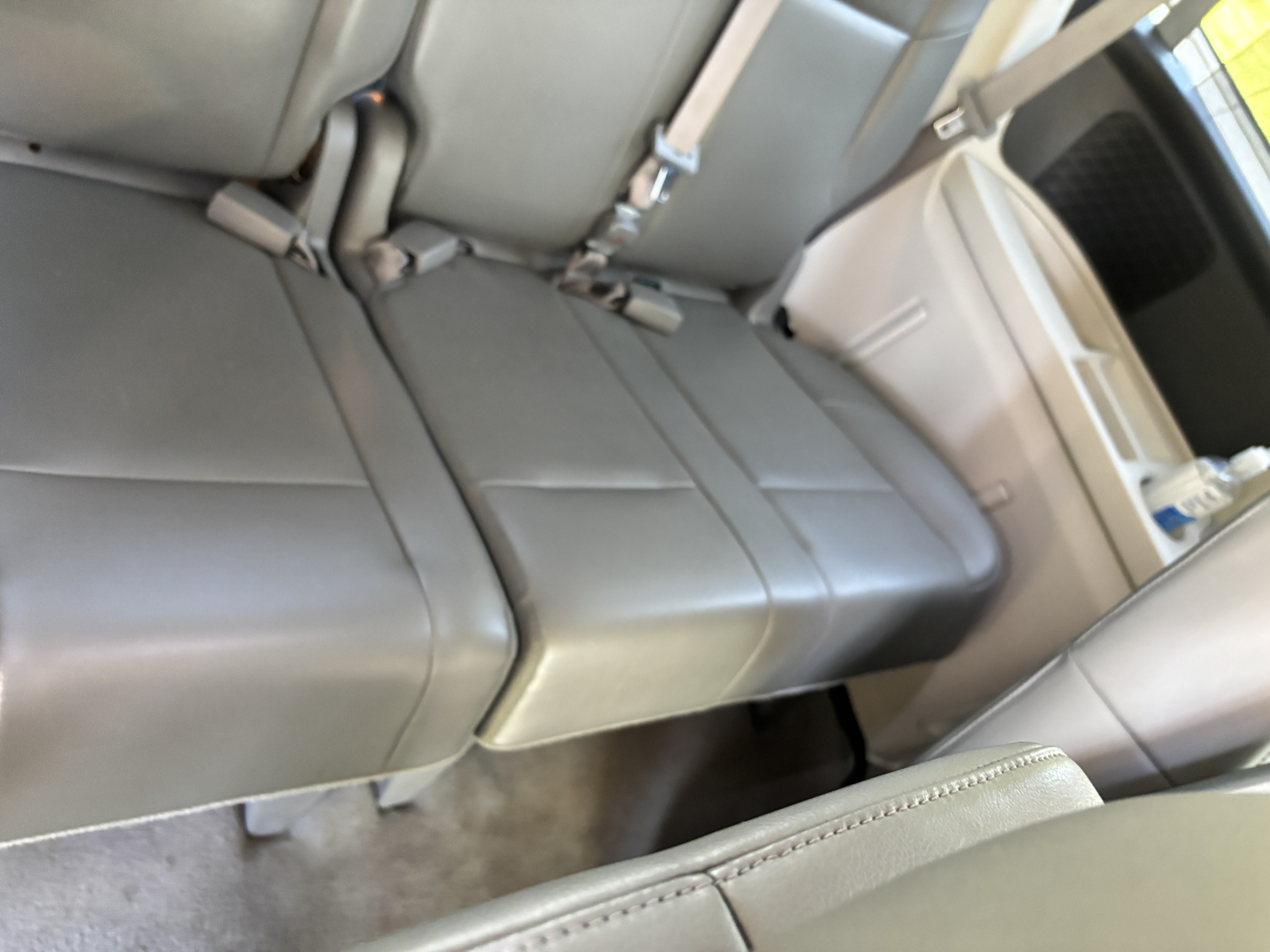 Used 2012 Volkswagen Routan SE FWD image 2