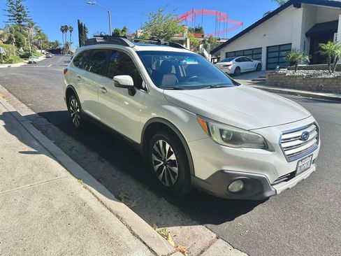 Used 2015 Subaru Outback 2.5i Limited image 4