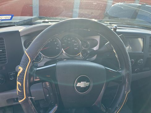 Used 2011 Chevrolet Silverado 3500 W/T image 17