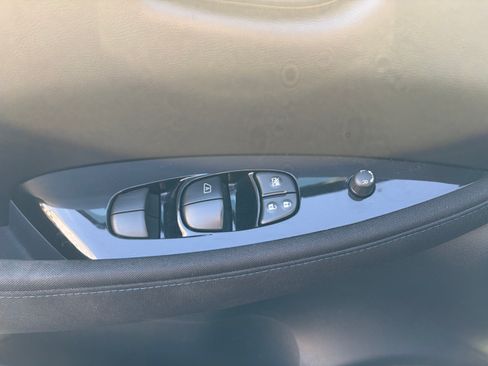 Used 2018 Nissan Leaf SV w/ SV Technology Package FWD image 15