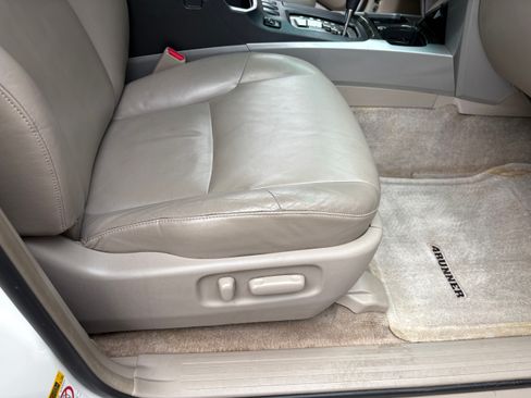Used 2005 Toyota 4Runner Limited AWD/4WD image 27