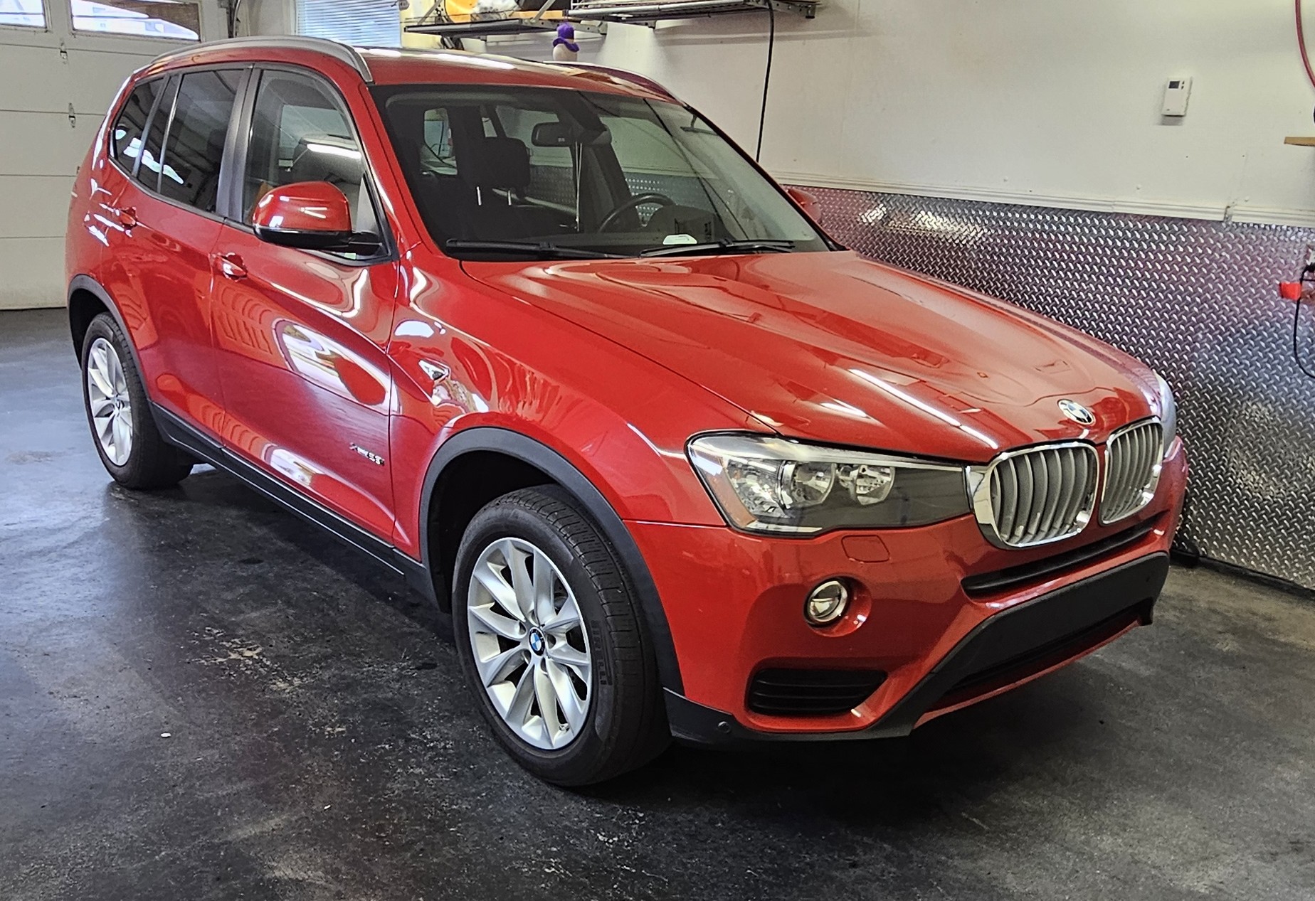 Used 2017 BMW X3 xDrive28i AWD/4WD image 9
