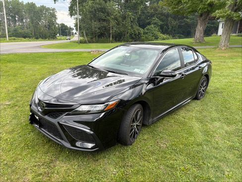 Used 2024 Toyota Camry SE AWD/4WD image 1