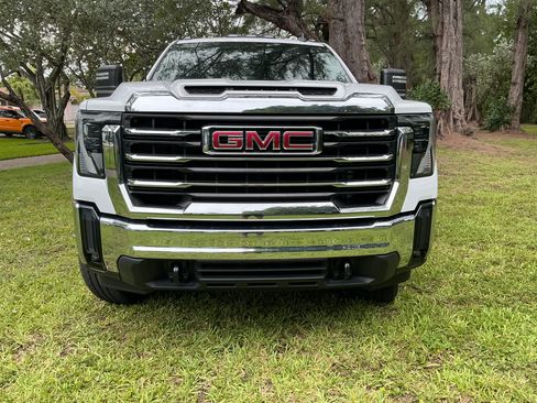 Used 2024 GMC Sierra 2500 SLE w/ SLE Value Package; AWD/4WD image 2