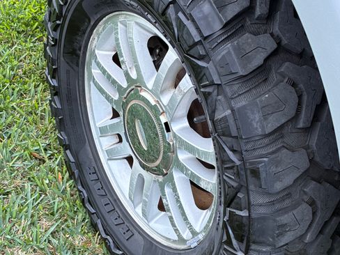 Used 2010 Ford F150 Lariat image 9