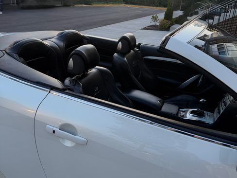 Used 2010 INFINITI G37 Convertible w/ Premium Pkg RWD image 24