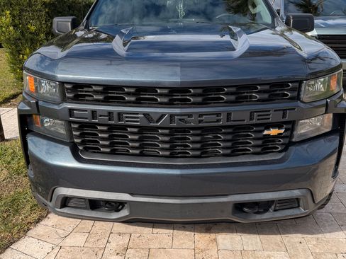 Used 2020 Chevrolet Silverado 1500 Custom w/ Custom Value Package image 8