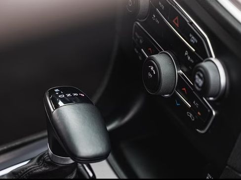 Used 2021 Dodge Charger SXT w/ Blacktop Package image 16