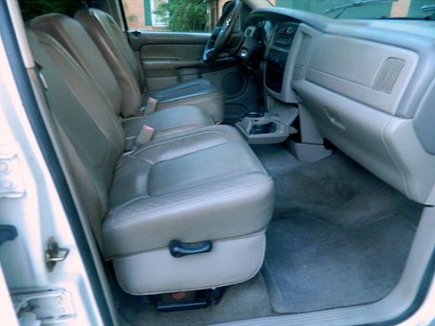 Used 2004 Dodge Ram 3500 Truck SLT w/ Sport Appearance Group image 10